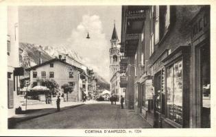 Cortina dAmpezzo (Tyrol); shop of Alutteri, street (EB)