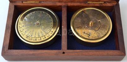 2 db modern hajózási segédeszköz: tekerőlapos réz világóra, ill. tekerőlapos réz "öröknaptár&qu...