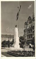 Nagyvárad, Oradea; Országzászló, Hunnai Nagyszálló / National flag, Grand Hotel (EK)