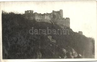 Temetvény, Tematín; várrom / castle ruins, photo (EK)