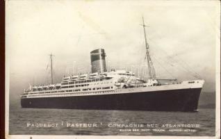 Képeslap a "Posteur" nevű óceánjáró hajóról, mely az idegenlégiósokat Indokínában szálította