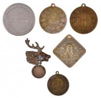 NDK / Németország 6db-os vegyes fém érem és jelvény tétel, közte "Karl Marx", "Lipcse...