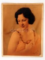 1930 Perczel M.: Női portré, aláírt vintage fotóművészeti alkotás, színezett, sarka hiányos, 30x22,5 cm, karton 32x24,5 cm