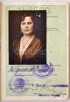 1930 Fényképes magyar királyi útlevél közalkalmazott részére kiállítva, román vízummal, egyszer megh...