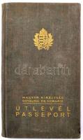 1941 Fényképes magyar királyi útlevél Czira Jenő gyógyszerész felesége részére kiállítva, szlovák vízummal