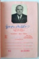 1977 Fényképes magyar útlevél, benne kiutazási engedélyekkel