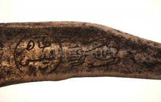 Keleti motívumos dísztőr, pengéjén arab betűs felirattal, lemezborításos markolattal, fém rátétes, e...