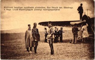 Királyunk beszélget legidősebb pilótánkkal, Bier Henrik tart. főhadnagy, a Magyar Lloyd Repülőgyár jelenlegi vezérigazgatójával / Charles IV with pilot, mariners (EK)