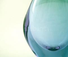 Üveg váza, fúvott,  anyagában színezett,  jelzés nélkül, hibátlan, m:20cm