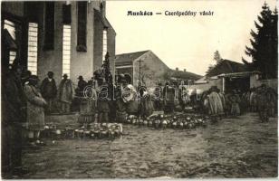 Munkács, Mukacheve; Cserépedény vásár / pottery market