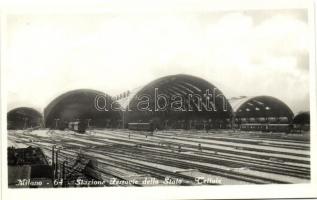 16 db RÉGI városképes képeslap, olasz, francia, osztrák és német lapokkal, néhány érdekes darabbal, ...