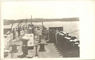 1917 június 3-án őfelsége IV. Károly kitünteti az SMS Novara hadihajón az otrantói győztes ütközet alkalmából a tisztikart / SMS Novara, Charles IV honors the Naval officers of the Otranto battle, photo