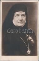 cca 1930-40 Farkas Edith (1877-1942) a Prohászka Ottokár székesfehérvári püspök támogatásával létrejött Szociális Missziótársulat alapítója és első vezetője, Rosbaud Konrád fotó, 13x9cm