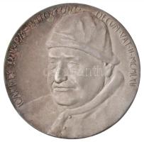 Vatikán 1962. "XXIII. János / A második vatikáni zsinat megnyitása" jelzett Ag emlékérem. Szign.: Manzú (14,92g/1000/35mm) T:2 Vatican 1962. "Pope John XXIII / Opening of the Second Vatican Council" hallmarked Ag medal. Sign.: Manzú (14,92g/1000/35mm) C:XF