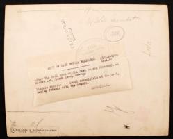 1933 Készülődés a rókavadászatra,  Vajda Miksa pecséttel jelzett verzón feliratozott korabeli sajtó ...