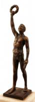 Győzelem, bronz szobor, jelzés nélkül, márvány talapzaton, m: 19 cm