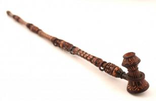 Két részből álló faragott fa szipka, szép állapotban, h: 55,5 cm