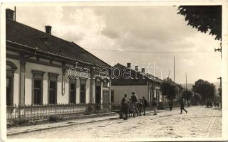 Nagyberezna, Fő utca, gyógyszertár; kiadja Moskovits Izidor / main street, pharmacy