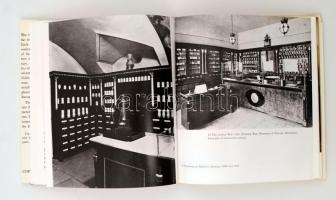 Nékám, Lívia: Old Hungarian Pharmacies. Bp., 1968, Corvina. Vászonkötésben, papír védőborítóval, a v...