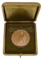 Vatikán 1977. "VI. Pál pápa" Br emlékérem eredeti tokban. Szign.: Manzú (44mm) T:2 Vatican...