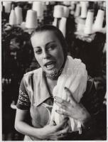 1973 Stalter György: Pamutfonóban, feliratozott vintage fotóművészeti alkotás, 24x18 cm