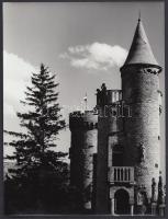 cca 1970 Székesfehérvár, a Bory-várban, feliratozott vintage fotó Magyar Alfréd életművéből, 24x18 cm