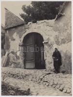 cca 1914 Budapest, tabáni koldus, pecséttel jelzett vintage fotóművészeti alkotás Kerny István (1879-1963) hagyatékából, 22x16,5 cm