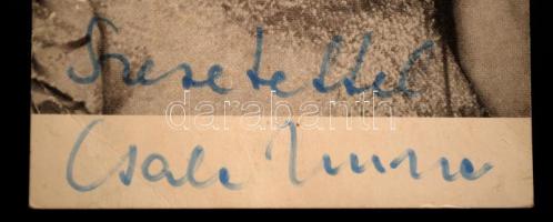 Csala Zsuzsa (1933-2014) Jászai Mari-díjas magyar színművésznő aláírt fotója,kis töréssel, 15x10cm