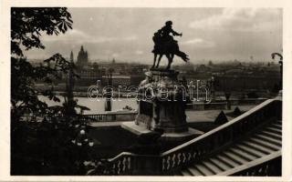 Budapest I. Várkert, kilátás a pesti oldalra, Savoyai Jenő főherceg szobra, Szent István Bazilika