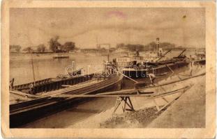 Komárom, Komárno; kikötő, uszályok, gőzhajó / port, barges, steamship (EB)