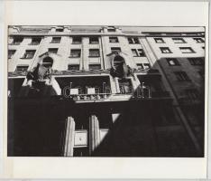 cca 1980 Dezső Mihály: Árnyékok I-II., feliratozott vintage fotóművészeti alkotások, 21x24 cm