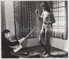 cca 1960 Szemléltető oktatás, finoman erotikus fénykép, 15x17 cm / erotic photo, 15x17 cm