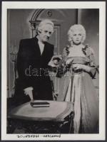 Győri Ilona (1929-2001) színművésznő aláírása őt magát ábrázoló fotón