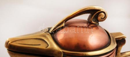 Szecessziós karaffa, jelzés nélkül, apró horpadással, rezezett fém, m:30 cm