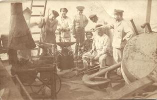 Kovácsmester matrózok / K.u.K. Kriegsmarine, mariners do blacksmith work, photo (fa)