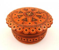 Kis bizsu tétel(gyöngysor, függőmedál szalagon, 2 db karkötő) intarziás fa dobozban