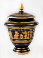 Görög jelenetekkel díszített kerámia fedeles váza, jelzett, fedelén apró lepattanással, jelzett, m: 18,5 cm