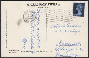 1969 Novák Dezső (1939-2014) labdarúgó üdvözlő sorai és aláírása Londonból felesége részére megküldött levelezőlapon