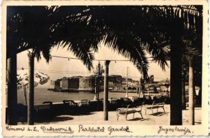 24 db főleg régi külföldi képeslap vegyes minőségben / 24 mixed, mainly pre-1945 town-view postcards