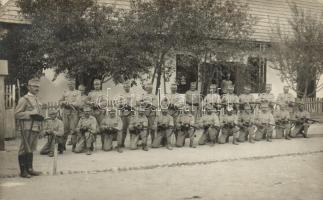 1915 Magyarbodza, Vama Buzaului; Magyar honvédosztag egy üzlet előtt / Hungarian soldiers group photo