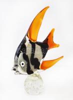 Muranói hal figura, fúvott üveg, többrétegű, anyagában színezett, gázzárványos díszitéssel, gravírozott jelzéssel, hibátlan, m:31cm/ Murano fisch glass figure with marks, good condition,