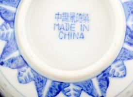 6 db kínai porcelán evőtálka, jelzettek, apró kopásnyomokkal, d: 11,5 cm + 6 db kínai porcelán kanál...