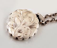 Ezüst angol (Birmingham) nyaklánc képtartós medállal, Ag., nettó: 8,4gr., jelzett,  46cm / Silver ne...