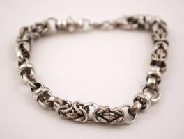 Ezüst  karlánc, Ag., nettó: 16,3gr., jelzett,  18,5cm/ Silver  bracelet, Ag, net:.16,3 gr, marked, 18,5 cm