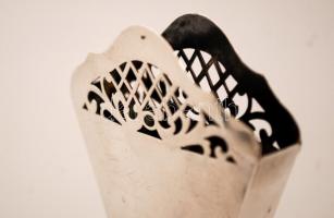 Ezüst szalvétatartó,  Ag., nettó:41,1gr., jelzett, 11cm/Silver napkin holder, Ag, net. 41.1 gr, mark...