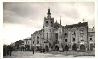 Munkács, Városháza, üzletek / town hall, shops