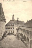 Vajdahunyad, Hunedoara; várudvar / castle courtyard (vágott / cut)