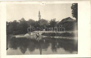 1916 Tiszalonka, Lonka bei Nagybocskó, Lunca la Tisa; Tisza part, templom / river bank, church, photo