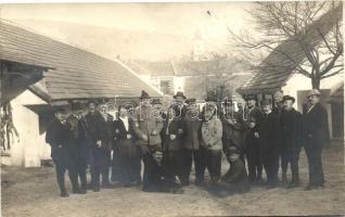 1916 Pilisborosjenő, csoportkép Bimberger Lajos borásszal, photo