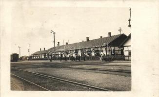 Királyháza, Koroleve; vasútállomás / railway station, photo (fa)